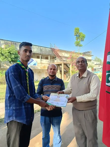 ১৯ তম চট্টগ্রাম জেলা রোভার মুট এর স্মরণিকা এবং মুট সার্টিফিকেট ও গৌরব পতাকা গ্রহন করলেন নিজামপুর সরকারি কলেজ রোভার স্কাউট গ্রুপের